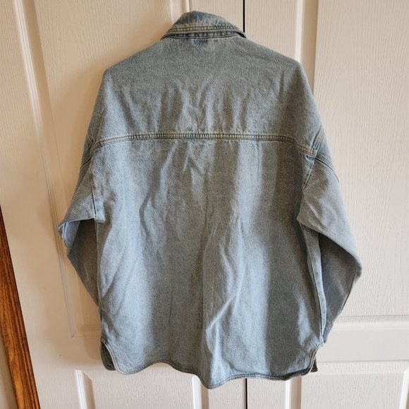 NWT Light wash denim shacket - Picture 4 of 4
